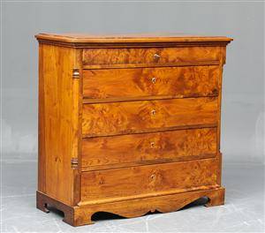 Dragkiste nøddetræ - 1800-tallet