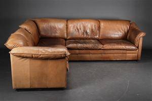 Hjørnesofa af brunt skind
