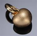 Lynggaard. Swet drop hjertecharm, 18 kt guld.