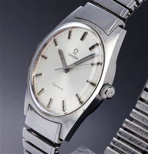 Omega Genevé. Vintage herreur af stål med sølvfarvet skive