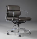 Charles Eames. Softpad armstol, EA 217