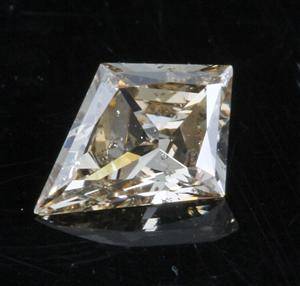 1 loose kite-cut diamond 0.52ct