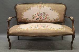 Soffa i rokokostil 