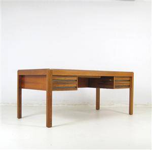 Schreibtisch der 197080er Jahre in Palisander