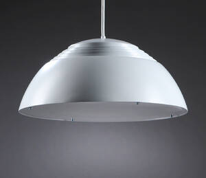 Arne Jacobsen. AJ-Pendel, hvidlakeret