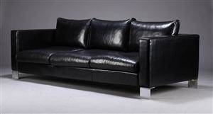 Skalma. Tre-pers. sofa, sort skind