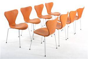 Arne Jacobsen. Sæt på otte stole model 3107. 8 