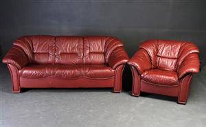Trepers. sofa samt lænestol. Okseblodsfarvet skind. 2