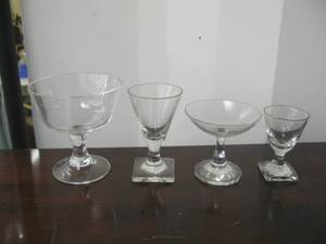 Glasservisdelar, snarlika