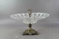 Skål på fot i metall