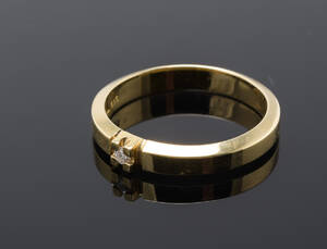 Solitairering med brillant på ca. 0.03 ct. 14 kt. guld