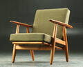 Hans J. Wegner. Lænestol Cigaren, model GE-240, teak og eg