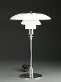 Poul Henningsen. PH 32 bordlampe 