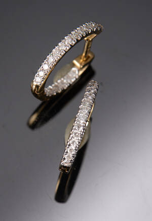 Brillantcreoler af 18 kt guld, ca. 0.27 ct 2 