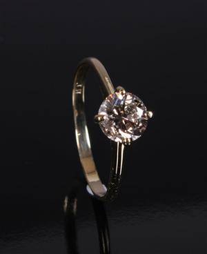 Solitaire ring. 14 kt guld, brillant