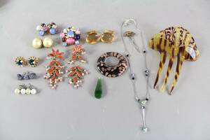 Diverse smycken