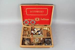 Diverse smycken och armbandsur 2 st