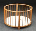 Dansk møbeldesign. Børneseng af bøg, 1960´erne