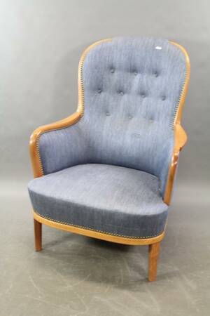 Fåtölj i gustaviansk stil