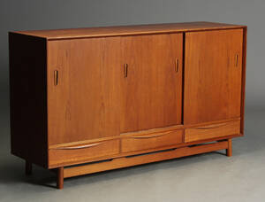 Dansk møbelproducent. Skænk, teaktræ