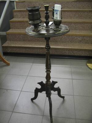 Rökbord, med utensilier