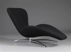 Chaiselong betrukket med sort uldstof