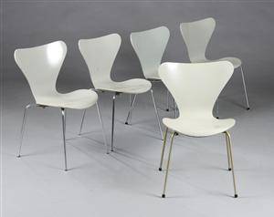 Arne Jacobsen. Fem Syver stole, Model 3107 5 