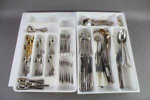 Blandade bestick i nysilver