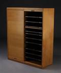 Dansk møbelproducent. Arkivskab, egetræ