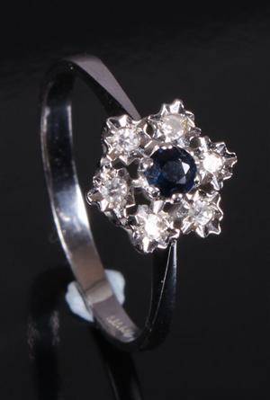 Ring, 14 kt rhodineret guld, safir, diamanter