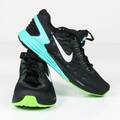 SKOR Nike strl 42