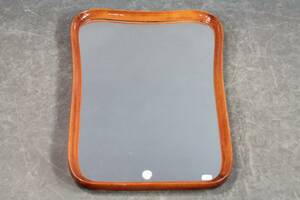 Spegel med ram i mahogny