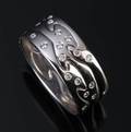 Georg Jensen. Fusionsring, 18 kt hvidguld m 23 brillanter. Design Nina Koppel Georg Jensen.