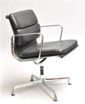 Charles Eames. Soft Pad armstol, Model EA-208