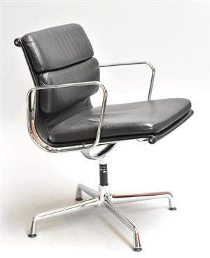 Charles Eames. Soft Pad armstol, Model EA-208