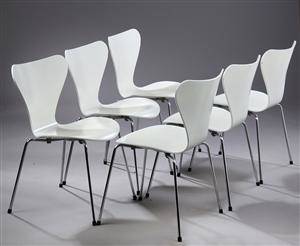 Arne Jacobsen. Sæt på seks stole model 3107, Syveren 