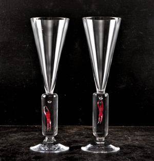 Bertil Vallien, Kosta Boda. 2 st. Champagneglas Millenium