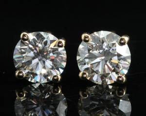 Earrings in 18K with brilliant cut diamonds  1.05ct