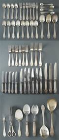 Bestik af sølv Christiansborg, bestående af 54 dele.