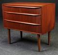 Dansk møbelproducent. Kommode af teaktræ