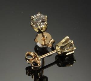 Diamant ørestikker, i alt 0.84