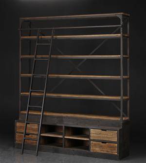 Stor bogreol i industrielt design 