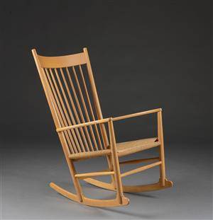 Hans J. Wegner. Gyngestol af bøgetræ, model J-16 