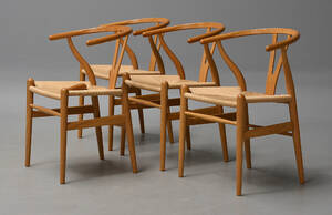 Hans J. Wegner. Sæt på fire Y- stole i eg4