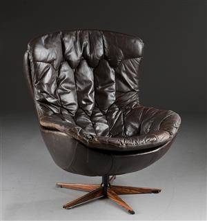 H. W. Klein. Lænestol af læder 