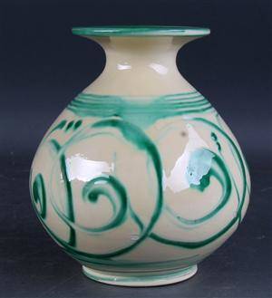 Herman A. Kähler. Vase m. kohornsglasur, ca. 191020erne