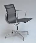 Charles Eames. Kontorstol fra serien Aluminium Group, model EA-108