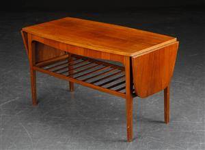 Klapbord af nøddetræ, 1940-1950, dansk møblproducent