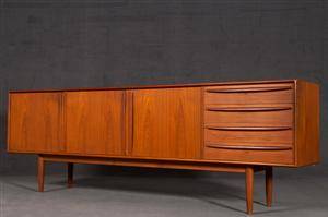 Großes Sideboard  Anrichte  Schrank in Teak