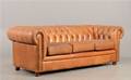 Tre pers. Chesterfield sofa med brunt, dybthæftet læder